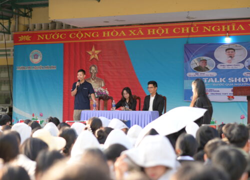 Talkshow “Gen Z 18+: Bước Qua Ngưỡng Cửa” – Hành Trang Trưởng Thành Cho Học Sinh THPT Nguyễn Thái Bình